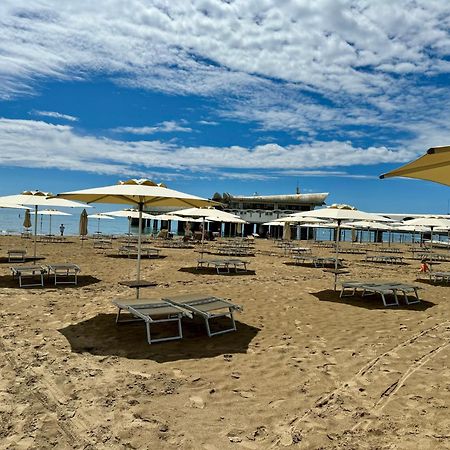 Appart 24 City Center Parking And Sea Design District Lignano Sabbiadoro Buitenkant foto